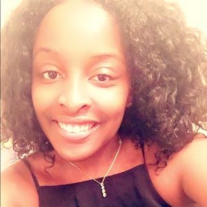 Meet your Posher, Ezarah